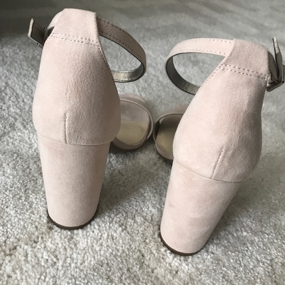 ⚡️Like New⚡️ Francesca’s Nude Suede Heels - Picture 3 of 4
